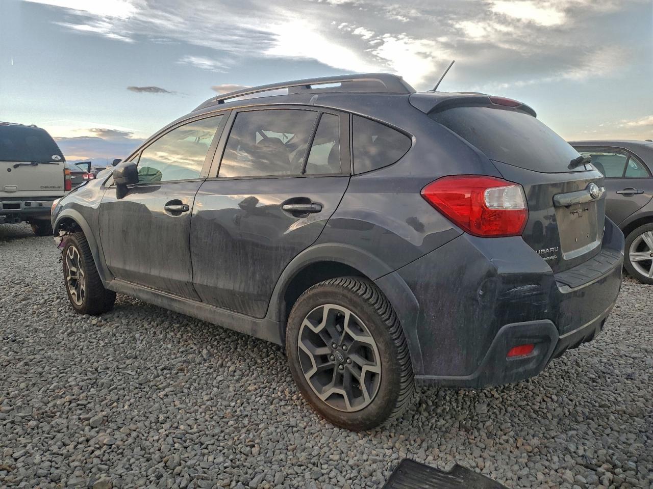 2017 SUBARU CROSSTREK PREMIUM photo 2