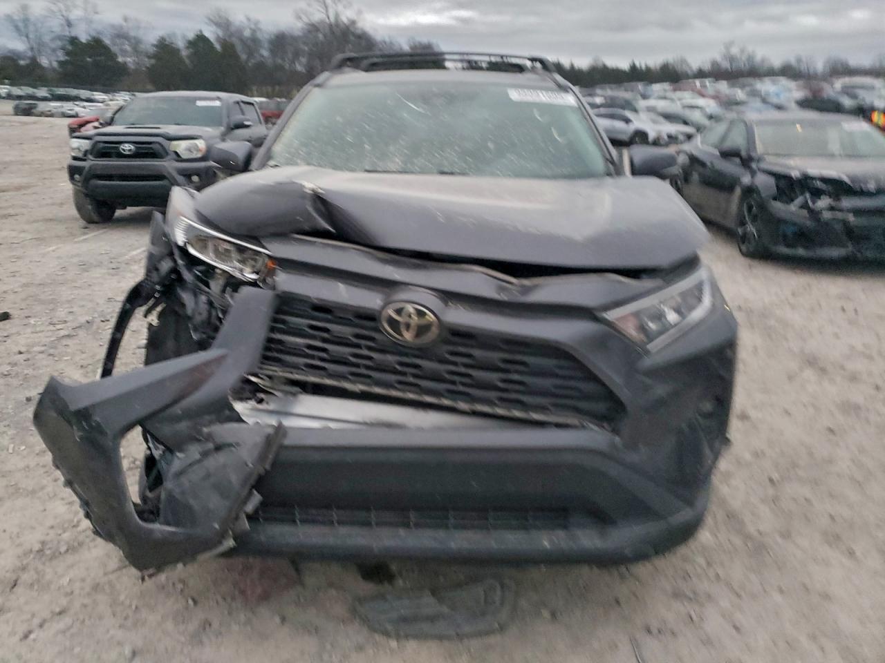 2021 TOYOTA RAV4 XLE photo 5