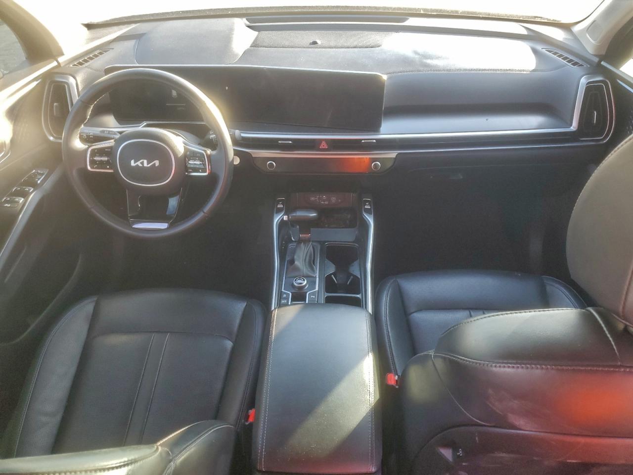 2024 KIA SORENTO S photo 8