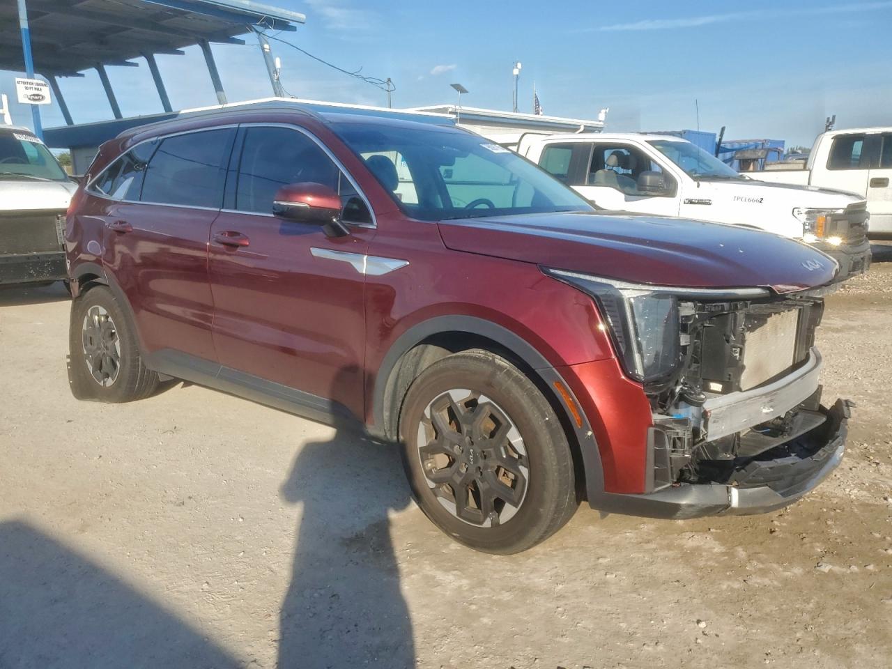 2024 KIA SORENTO S photo 4
