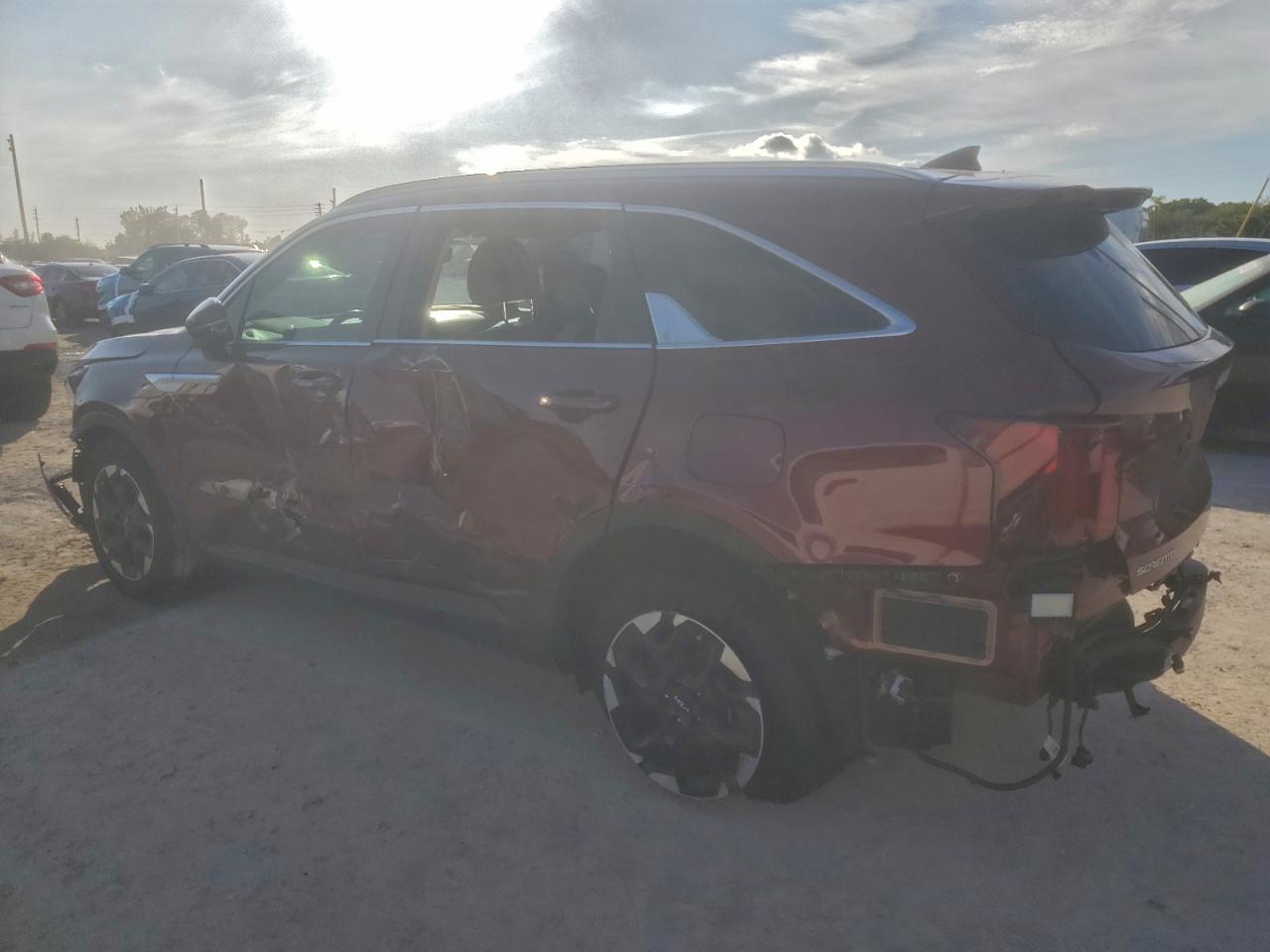 2024 KIA SORENTO S photo 2