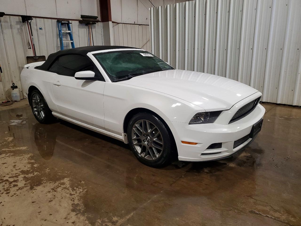 2014 FORD MUSTANG photo 4
