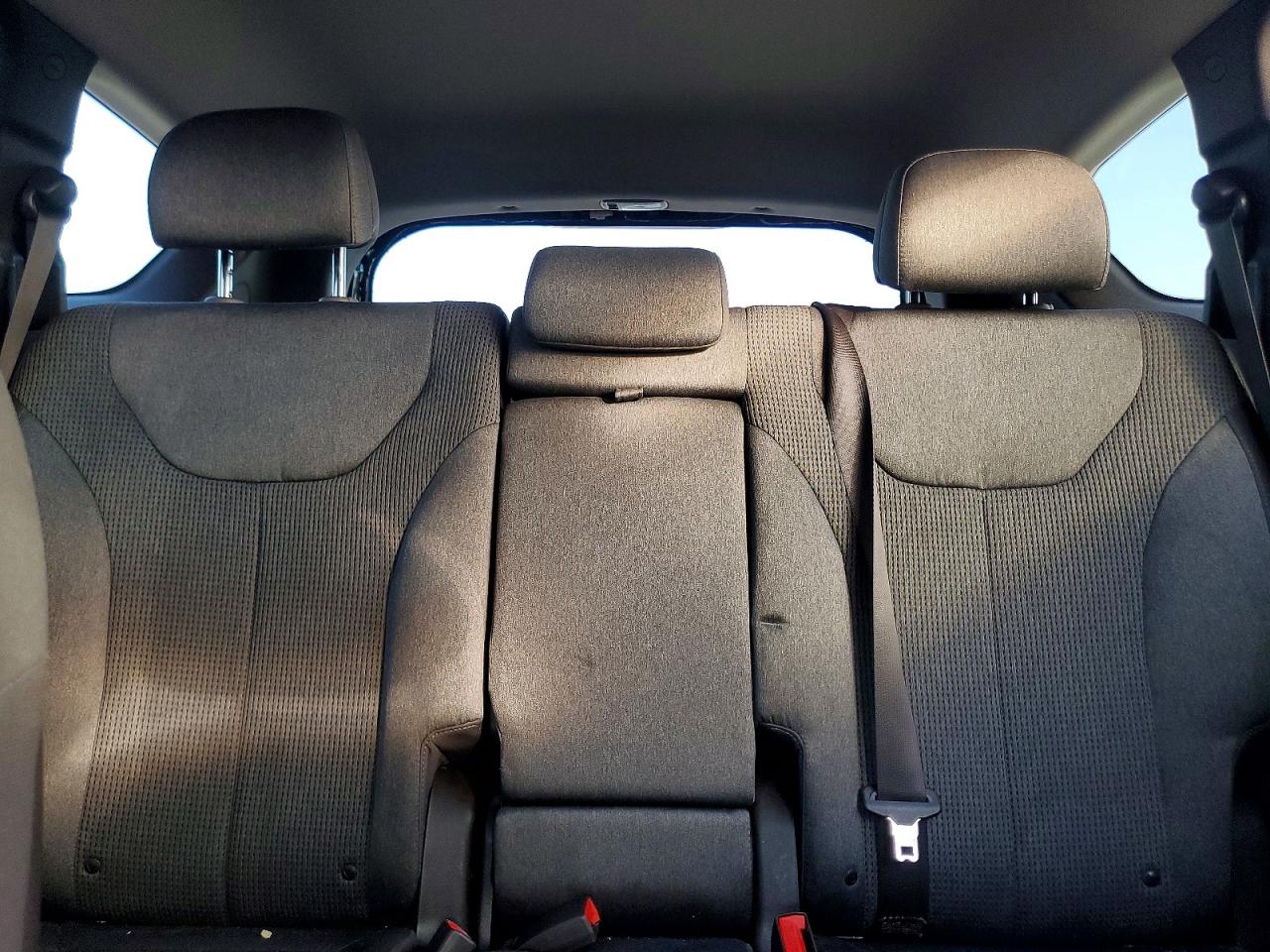 2019 HYUNDAI SANTA FE SE photo 10