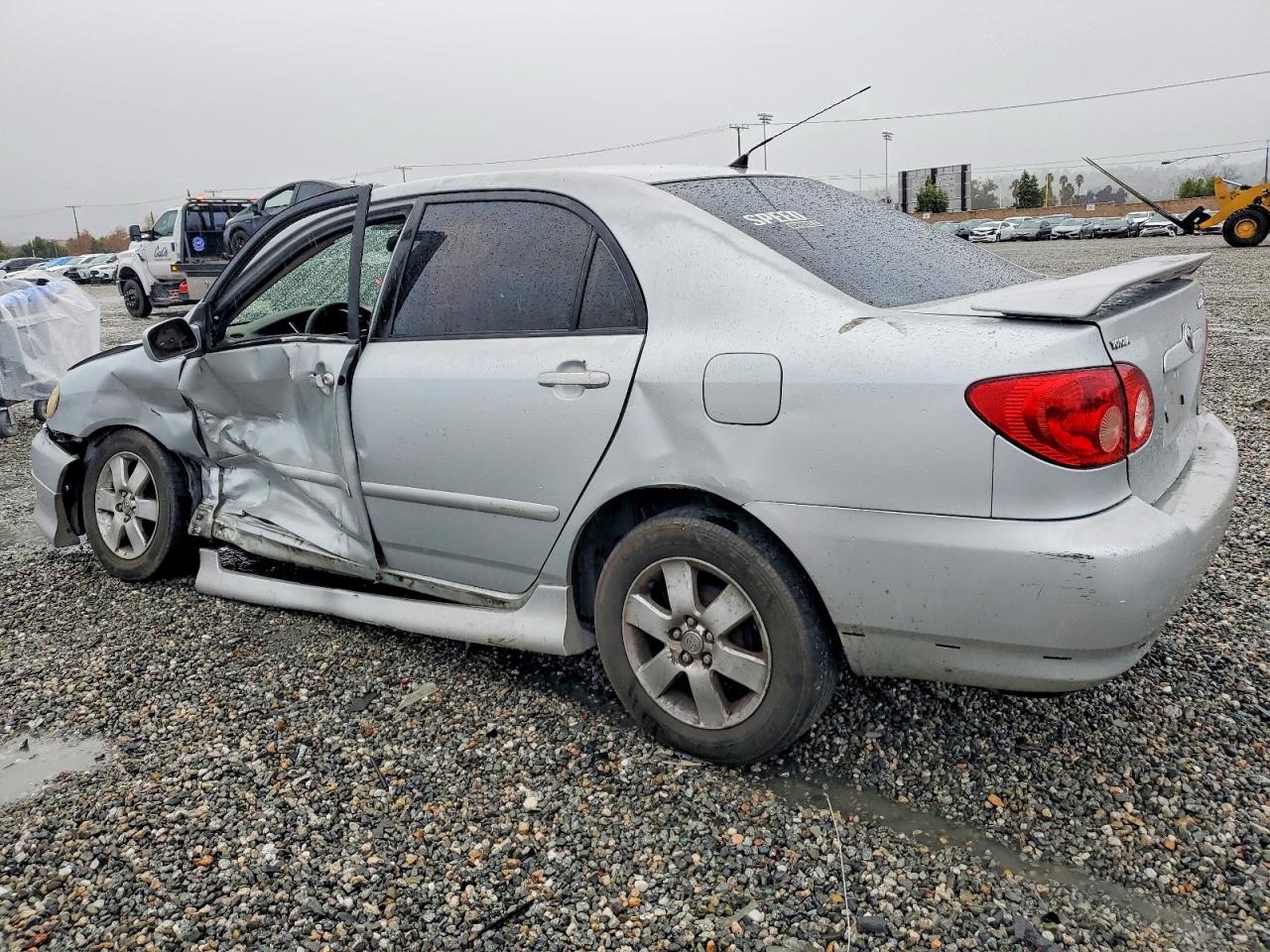 2005 TOYOTA COROLLA CE photo 2