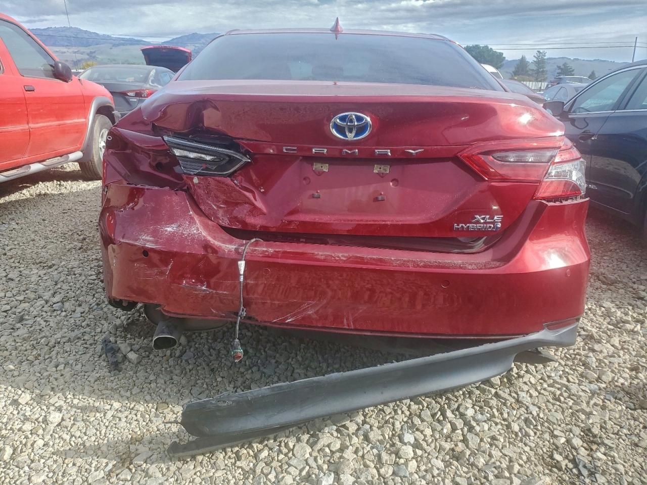 2022 TOYOTA CAMRY XLE photo 3