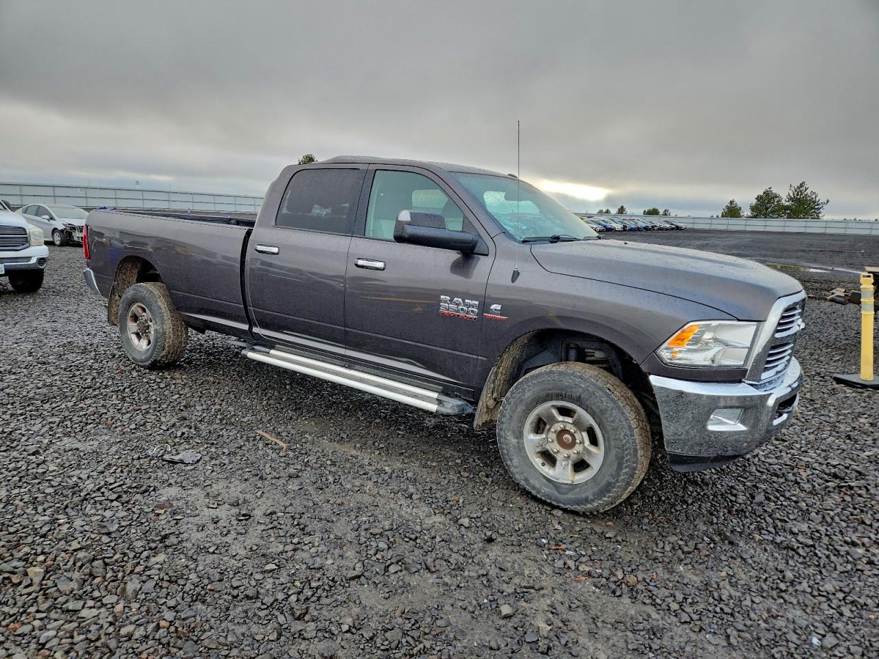 2018 RAM 3500 SLT photo 4