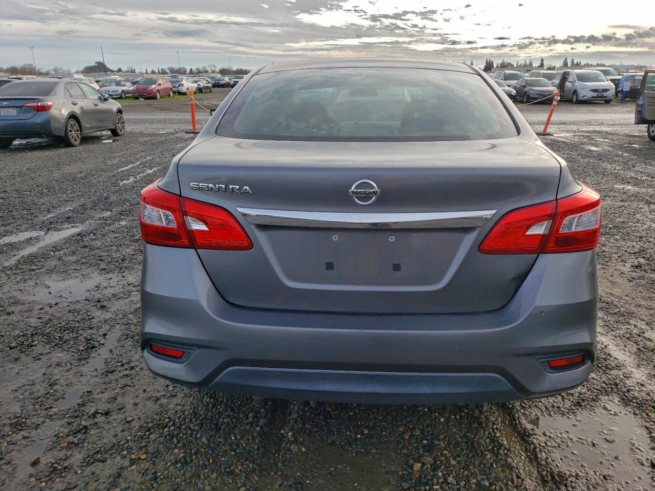 2017 NISSAN SENTRA S photo 6