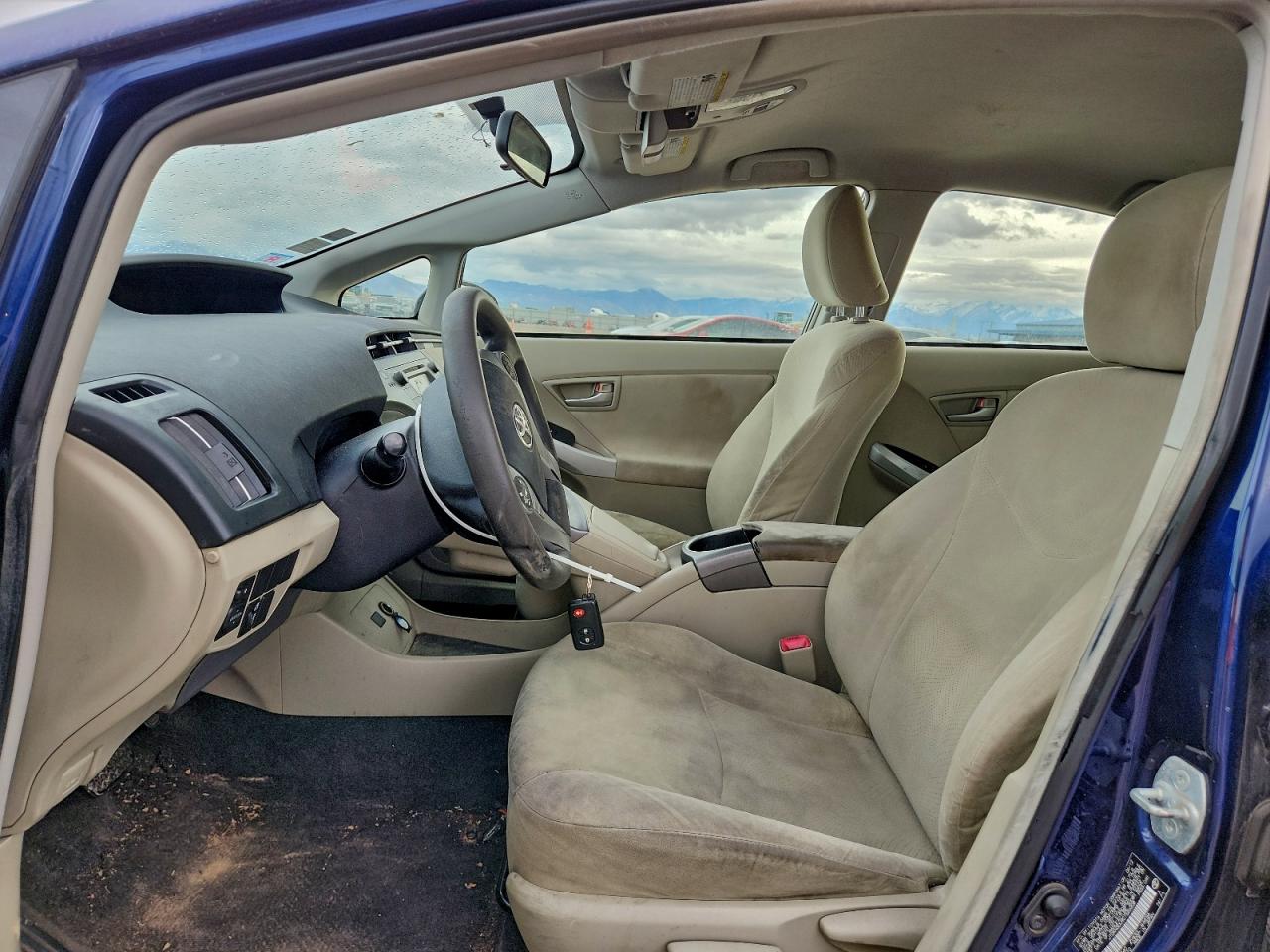 2012 TOYOTA PRIUS photo 13