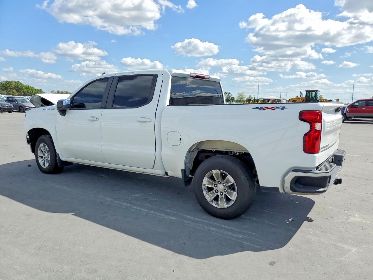 2023 CHEVROLET SILVERADO K1500 LT-L photo 2