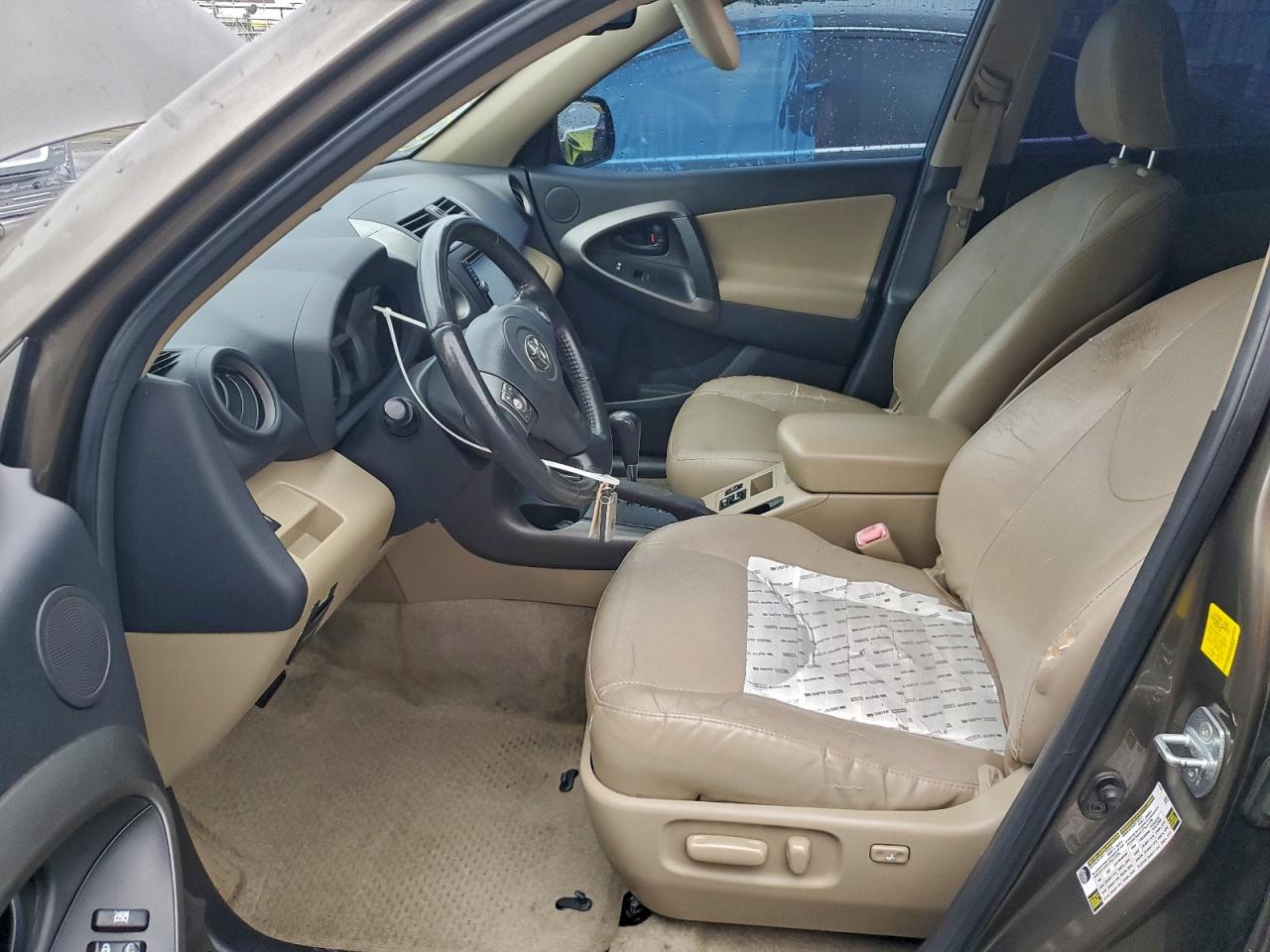 2011 TOYOTA RAV4 LIMITED photo 7