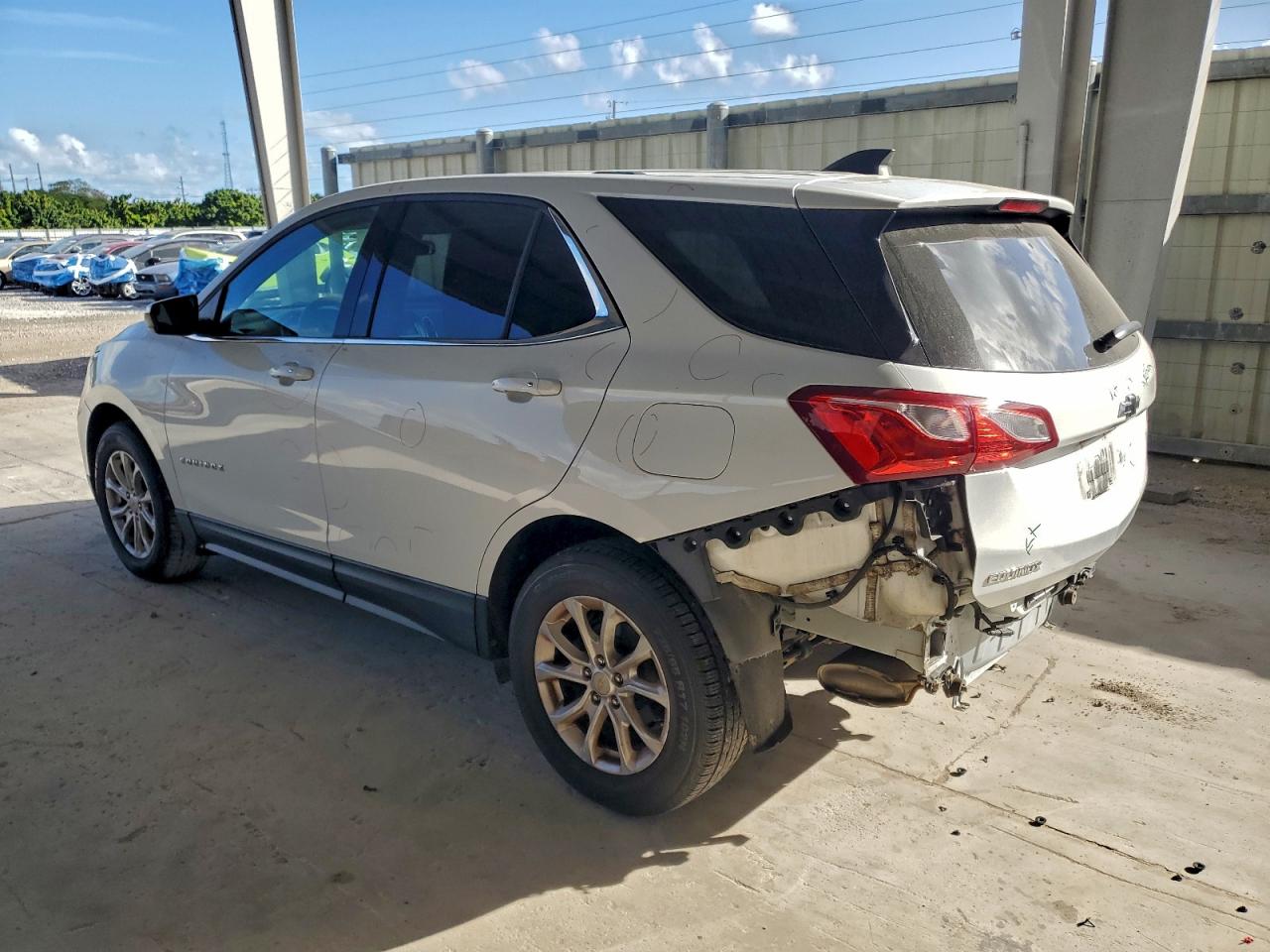 2019 CHEVROLET EQUINOX LT photo 2
