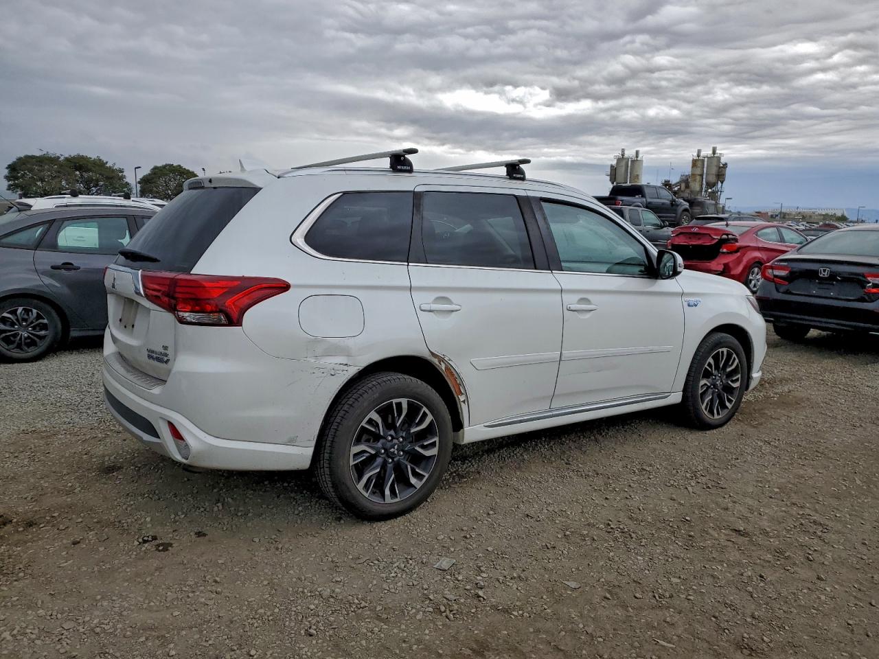2018 MITSUBISHI OUTLANDER SE photo 3