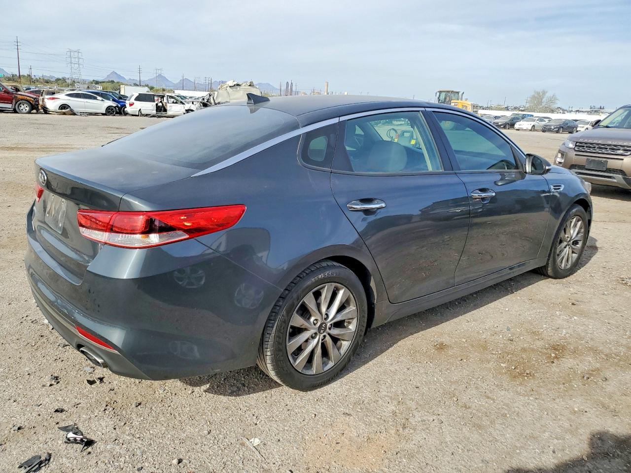2016 KIA OPTIMA LX photo 3