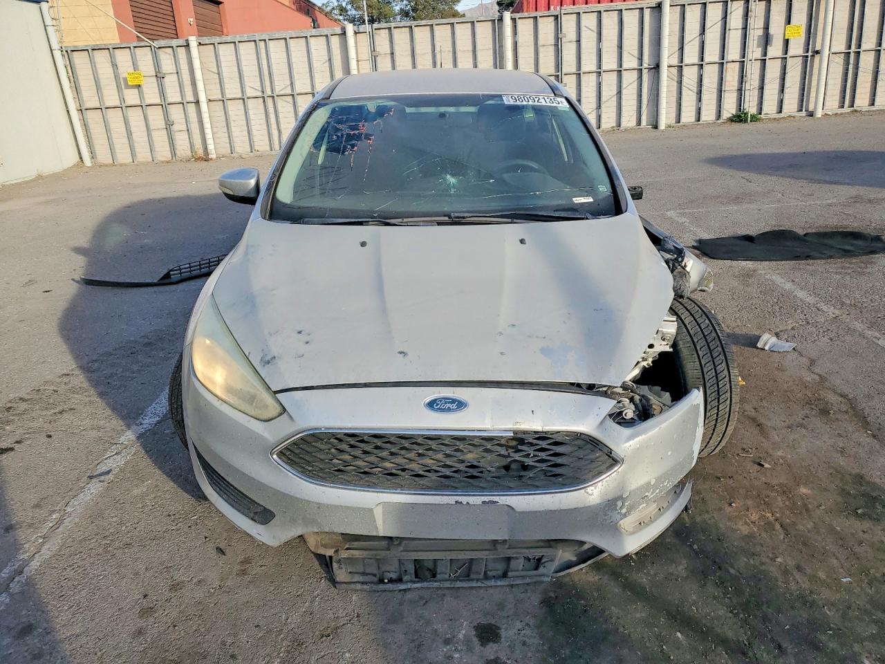 2017 FORD FOCUS SE photo 9