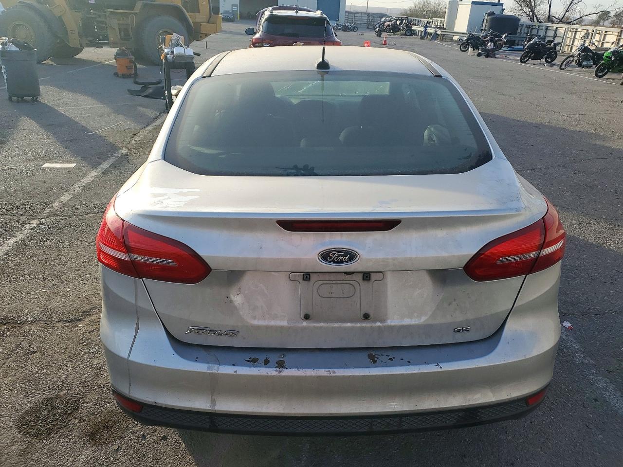 2017 FORD FOCUS SE photo 11