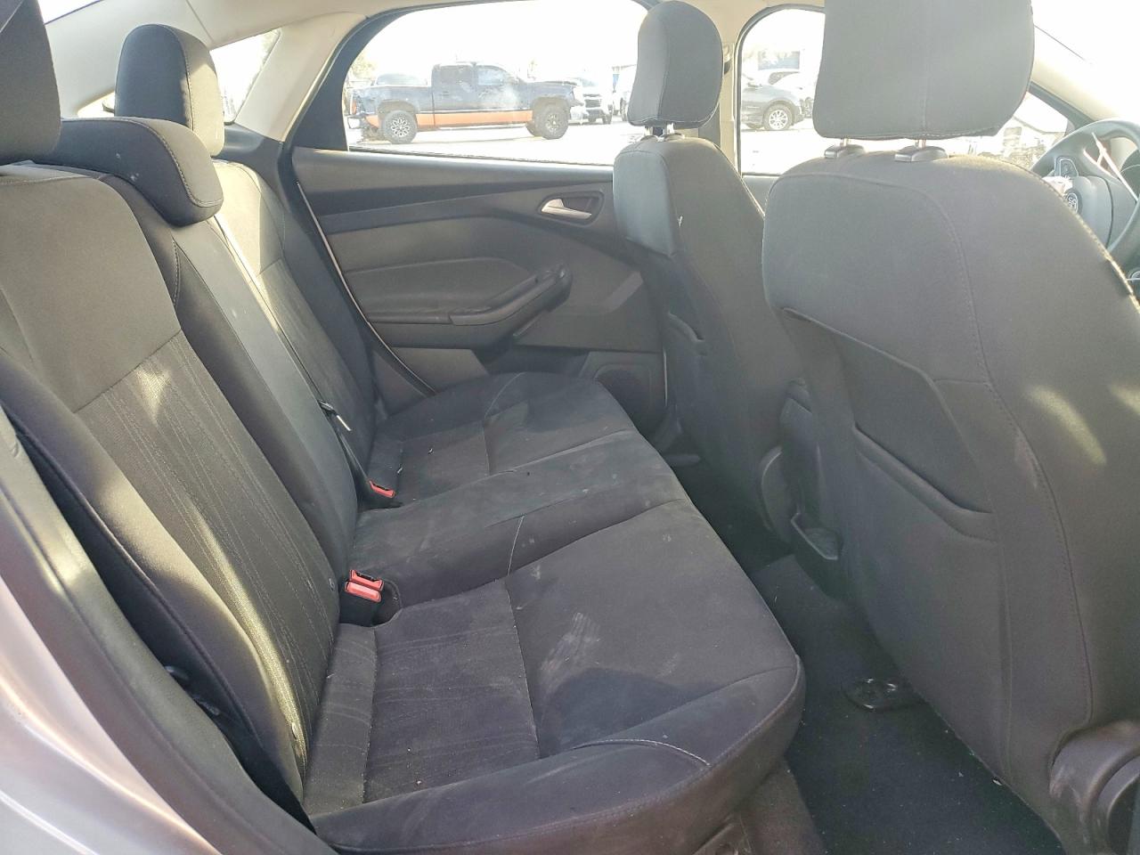 2017 FORD FOCUS SE photo 19