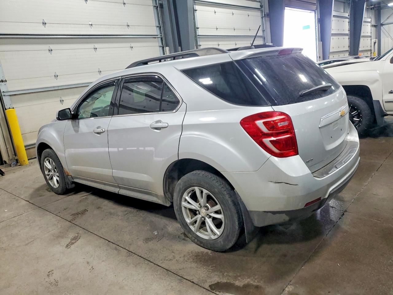 2016 CHEVROLET EQUINOX LT photo 2