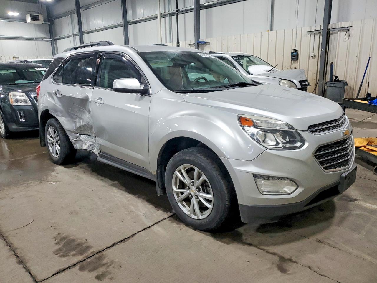 2016 CHEVROLET EQUINOX LT photo 4
