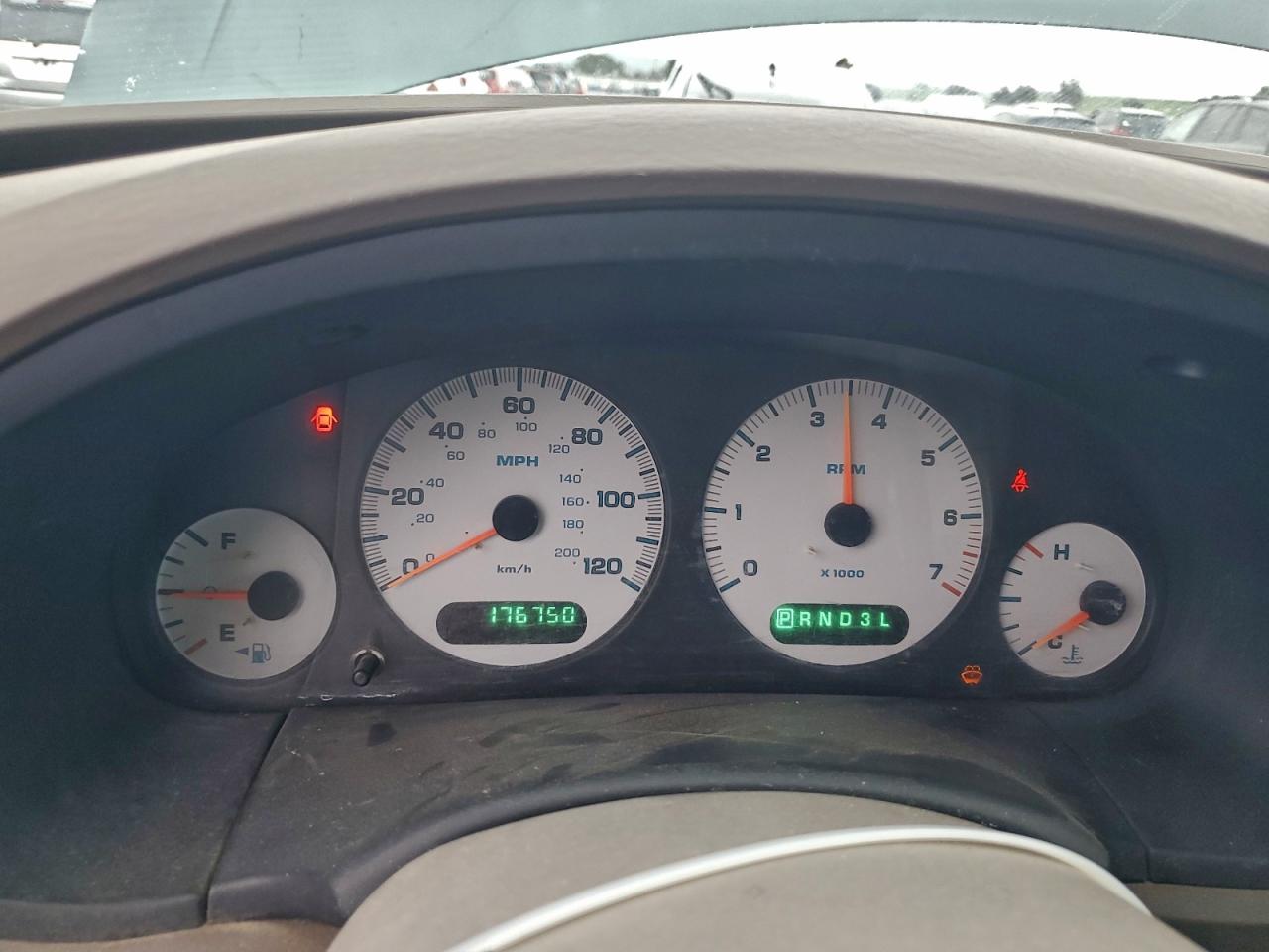 2003 CHRYSLER TOWN & COUNTRY LX photo 9