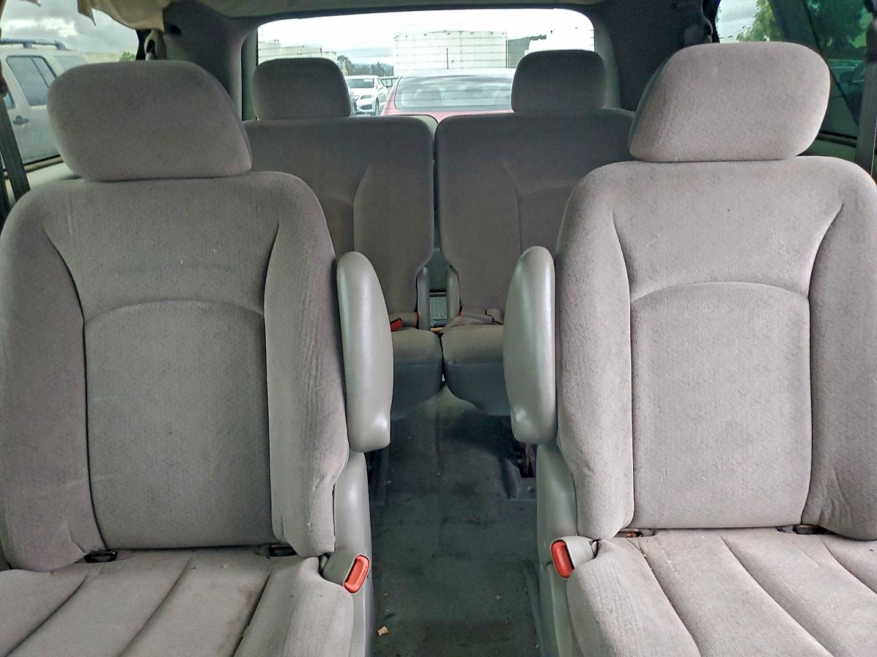 2003 CHRYSLER TOWN & COUNTRY LX photo 10