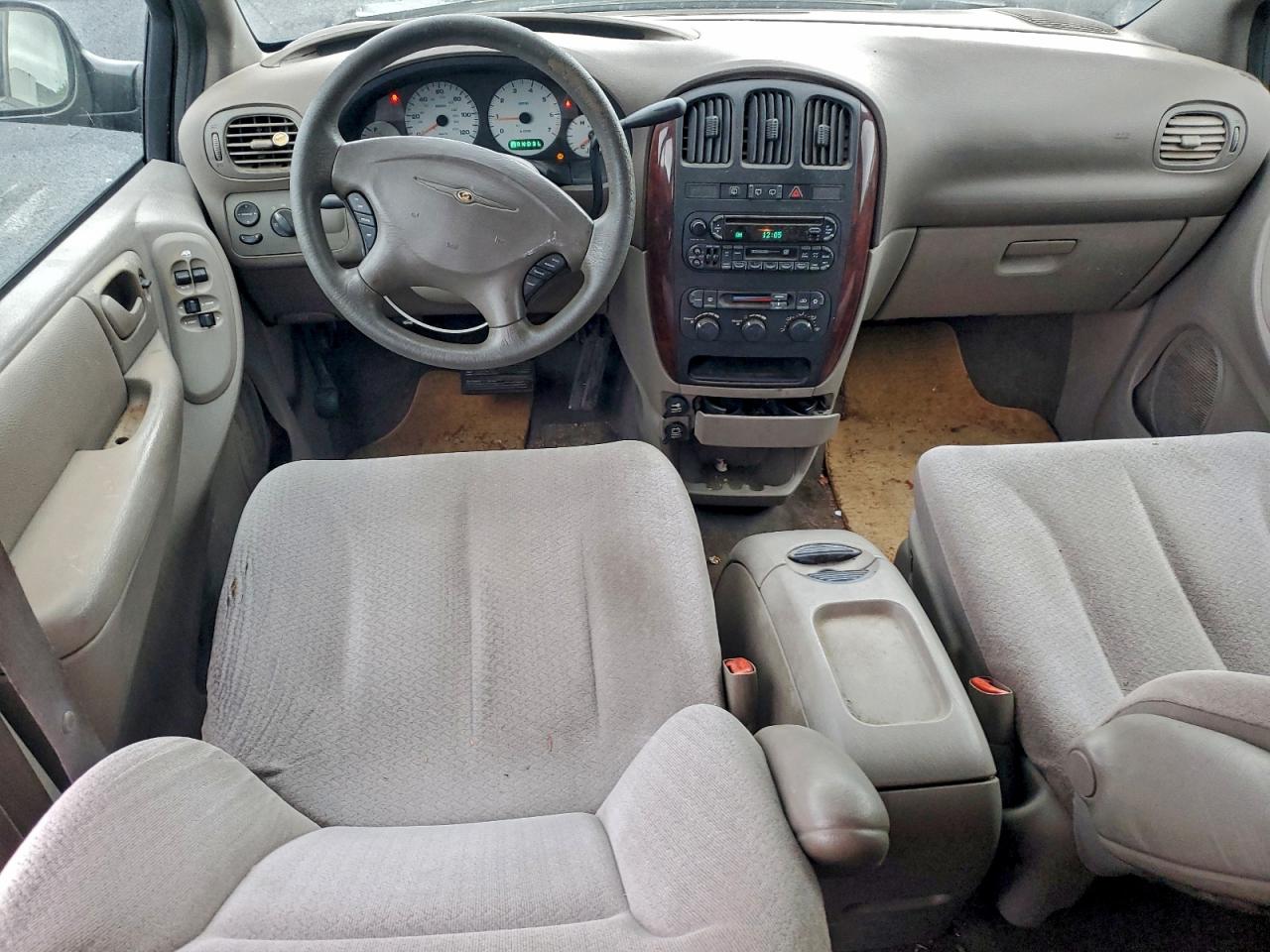2003 CHRYSLER TOWN & COUNTRY LX photo 8