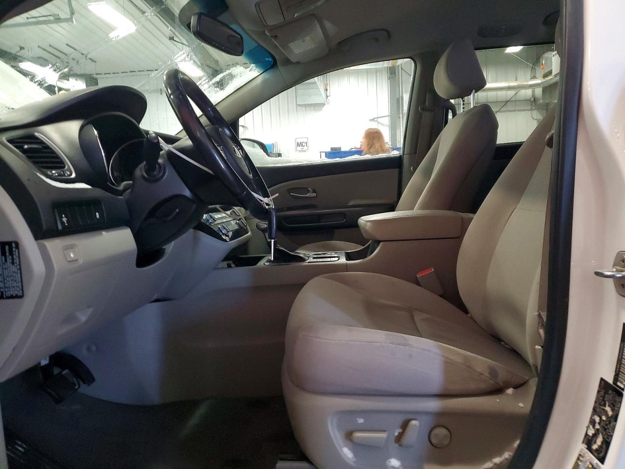2019 KIA SEDONA LX photo 19
