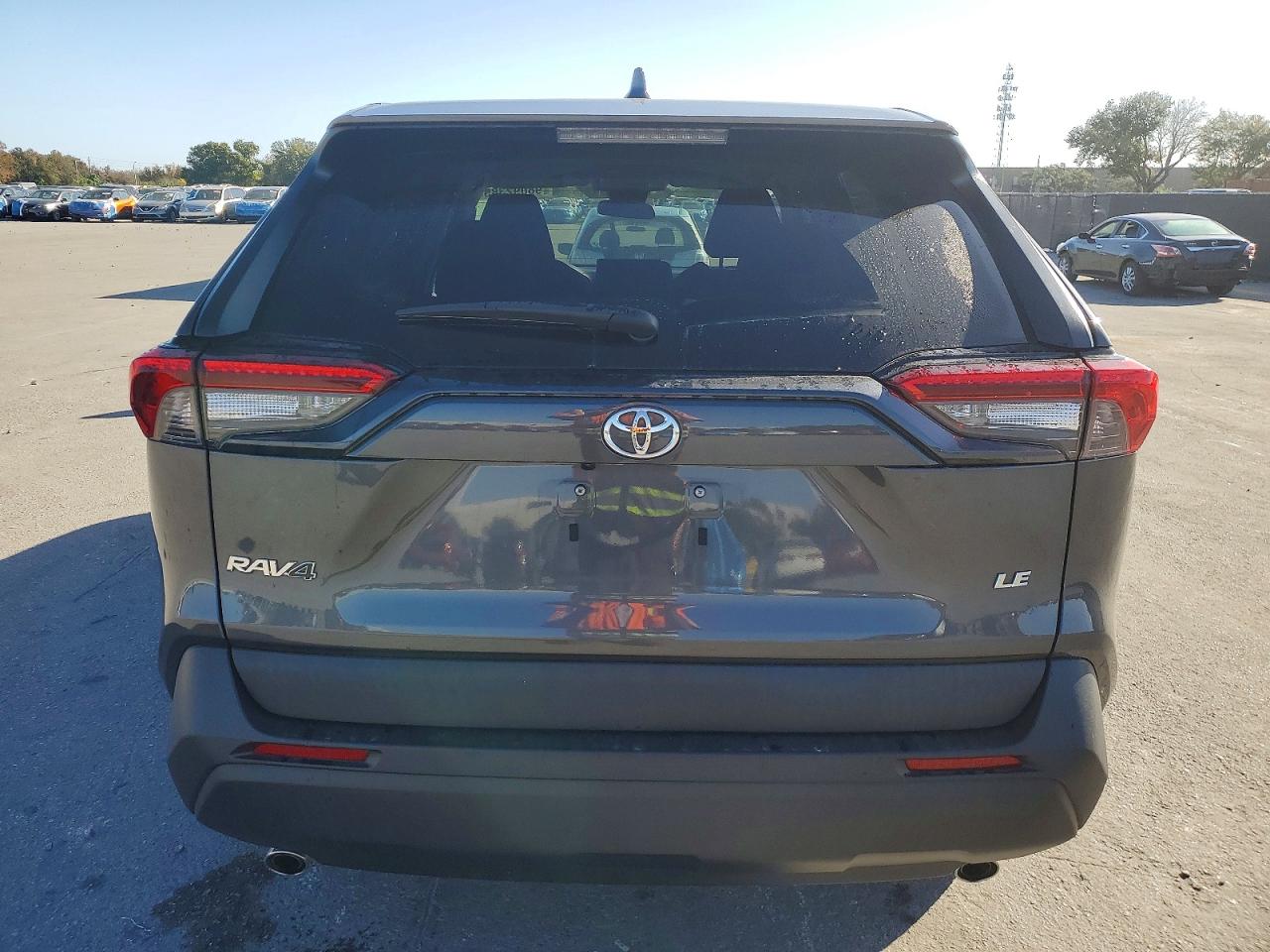 2022 TOYOTA RAV4 LE photo 6