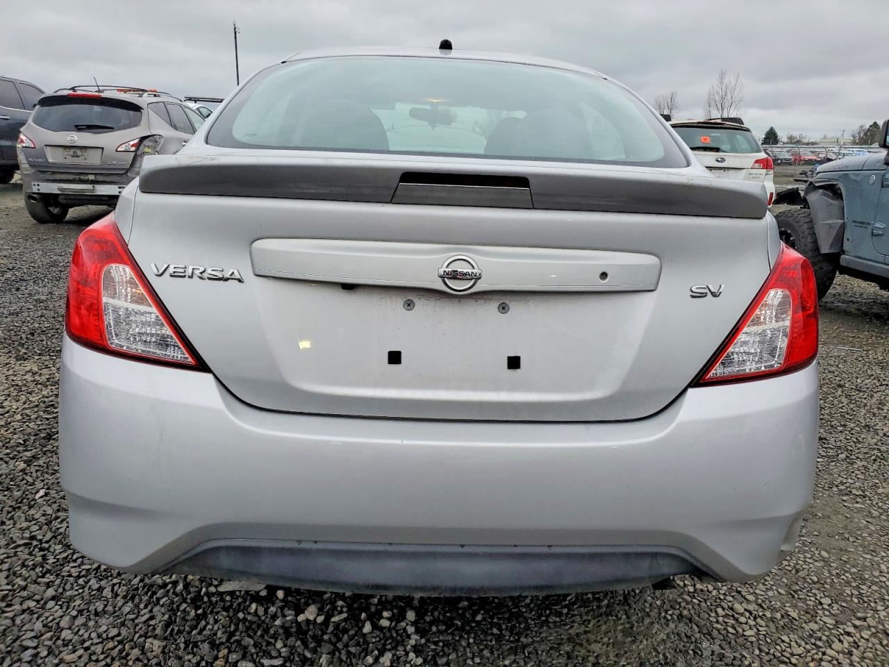 2019 NISSAN VERSA S photo 6