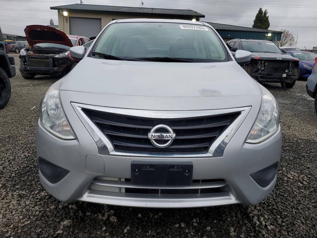 2019 NISSAN VERSA S photo 5