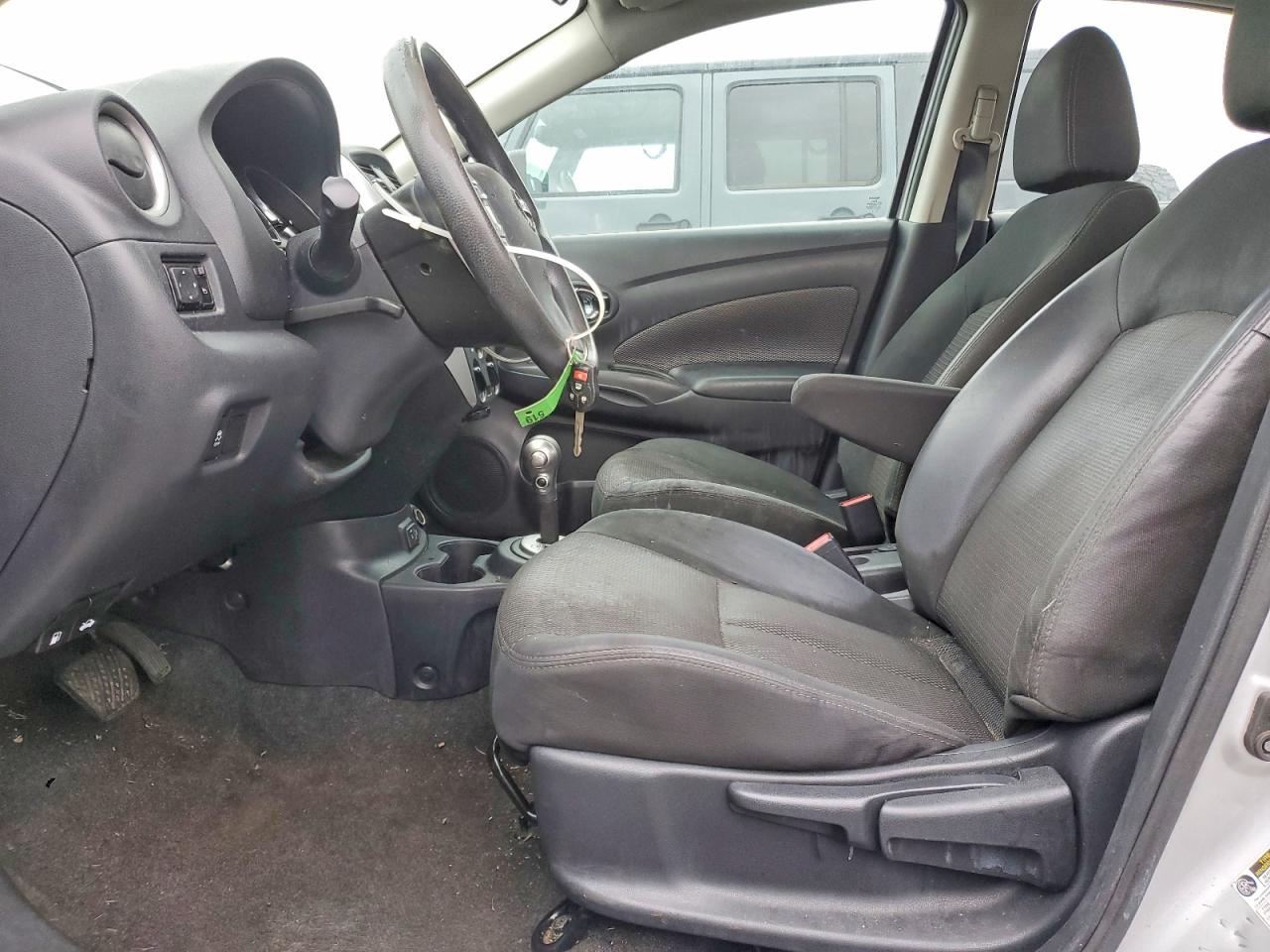 2019 NISSAN VERSA S photo 7