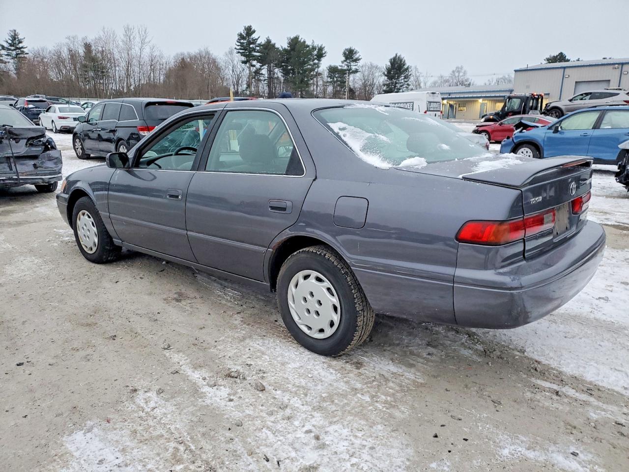 1997 TOYOTA CAMRY CE photo 2