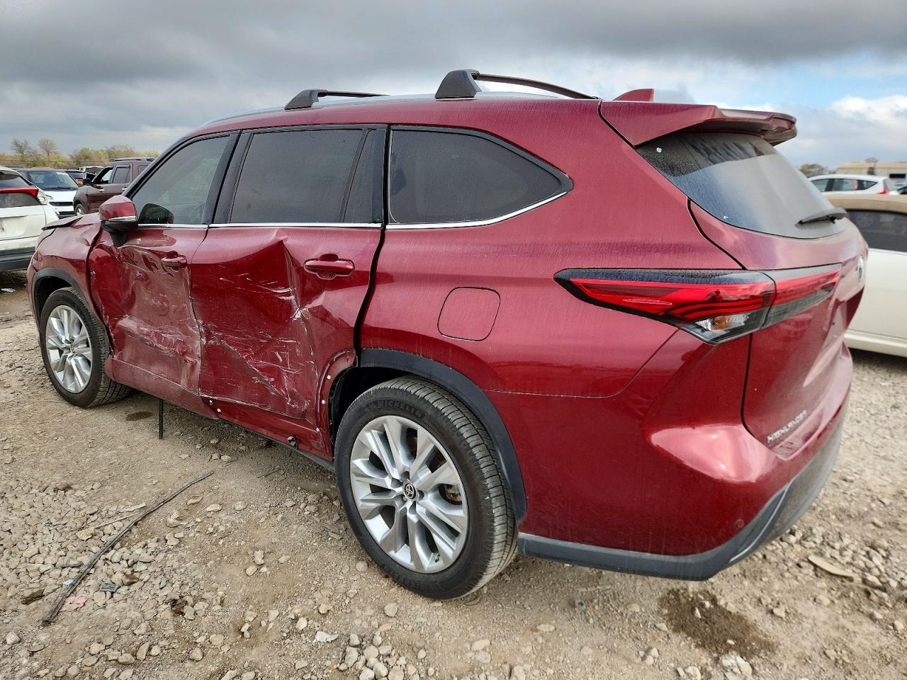 2021 TOYOTA HIGHLANDER LIMITED photo 2