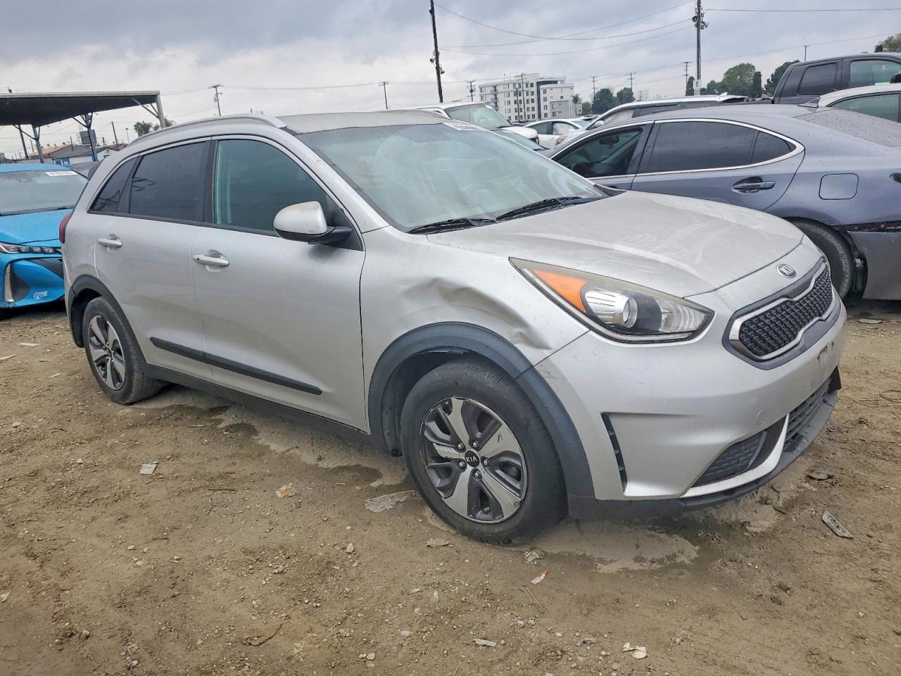 2017 KIA NIRO FE photo 4