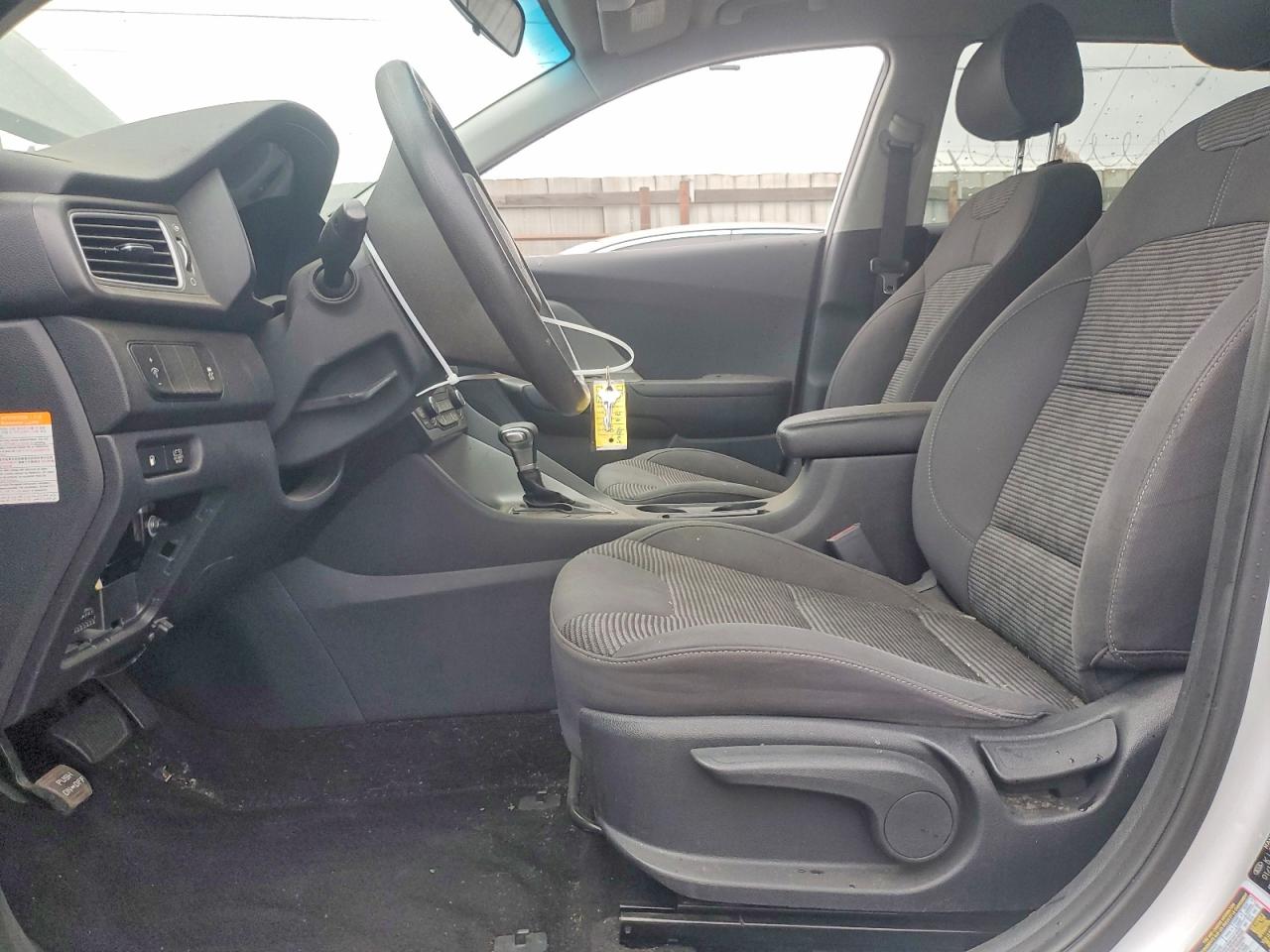 2017 KIA NIRO FE photo 7
