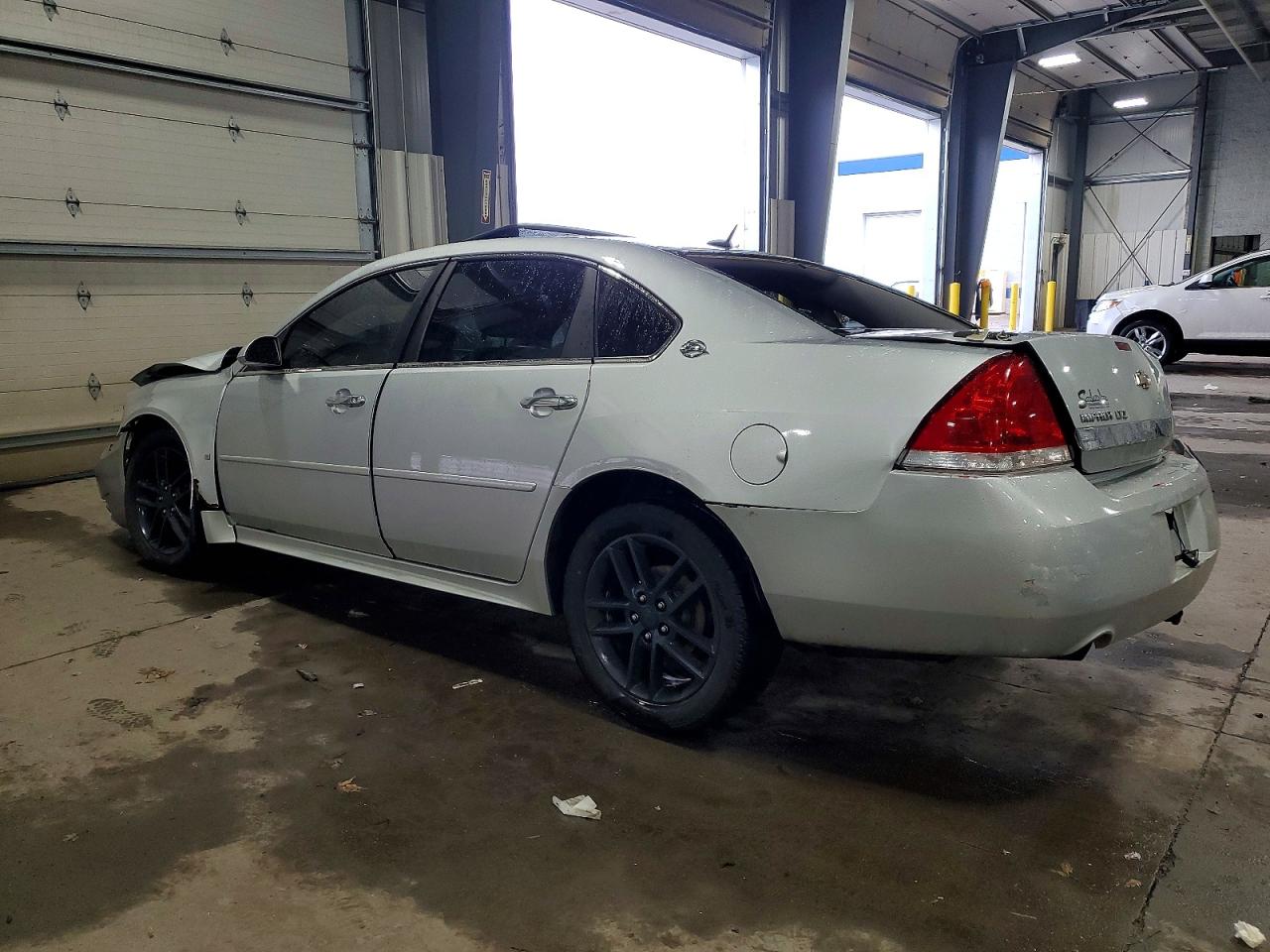 2009 CHEVROLET IMPALA LTZ photo 2