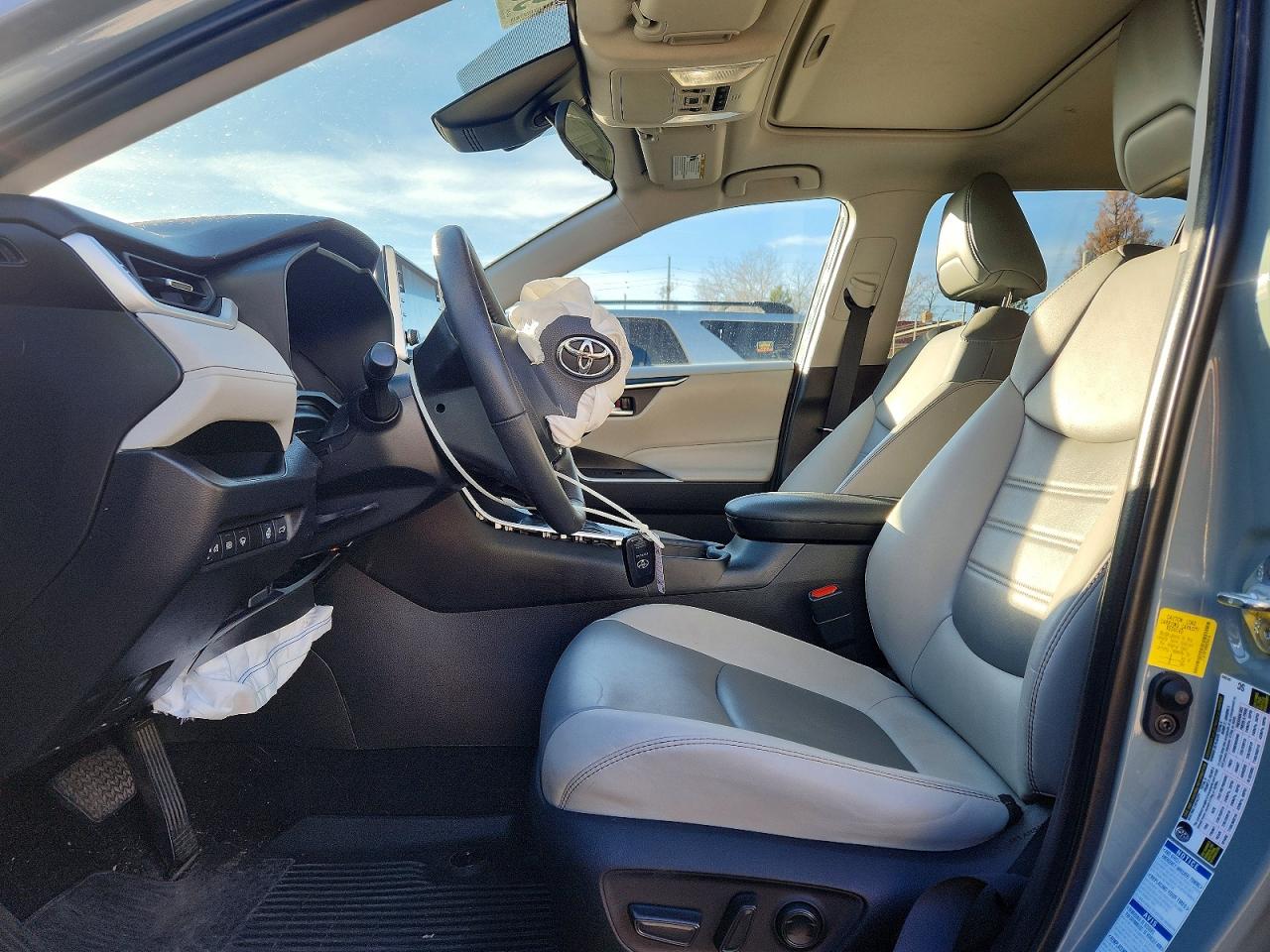2022 TOYOTA RAV4 XLE PREMIUM photo 7