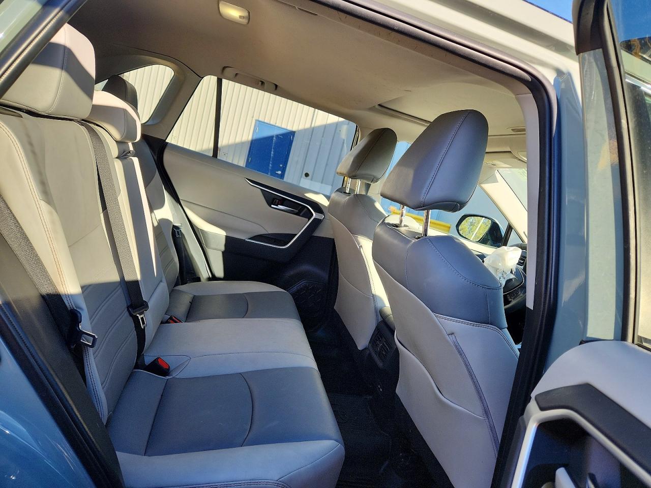 2022 TOYOTA RAV4 XLE PREMIUM photo 10