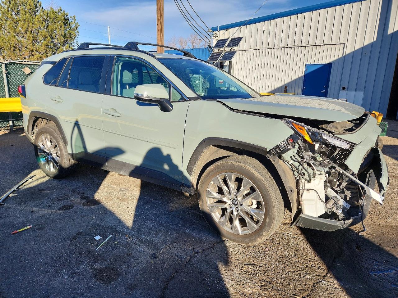 2022 TOYOTA RAV4 XLE PREMIUM photo 4