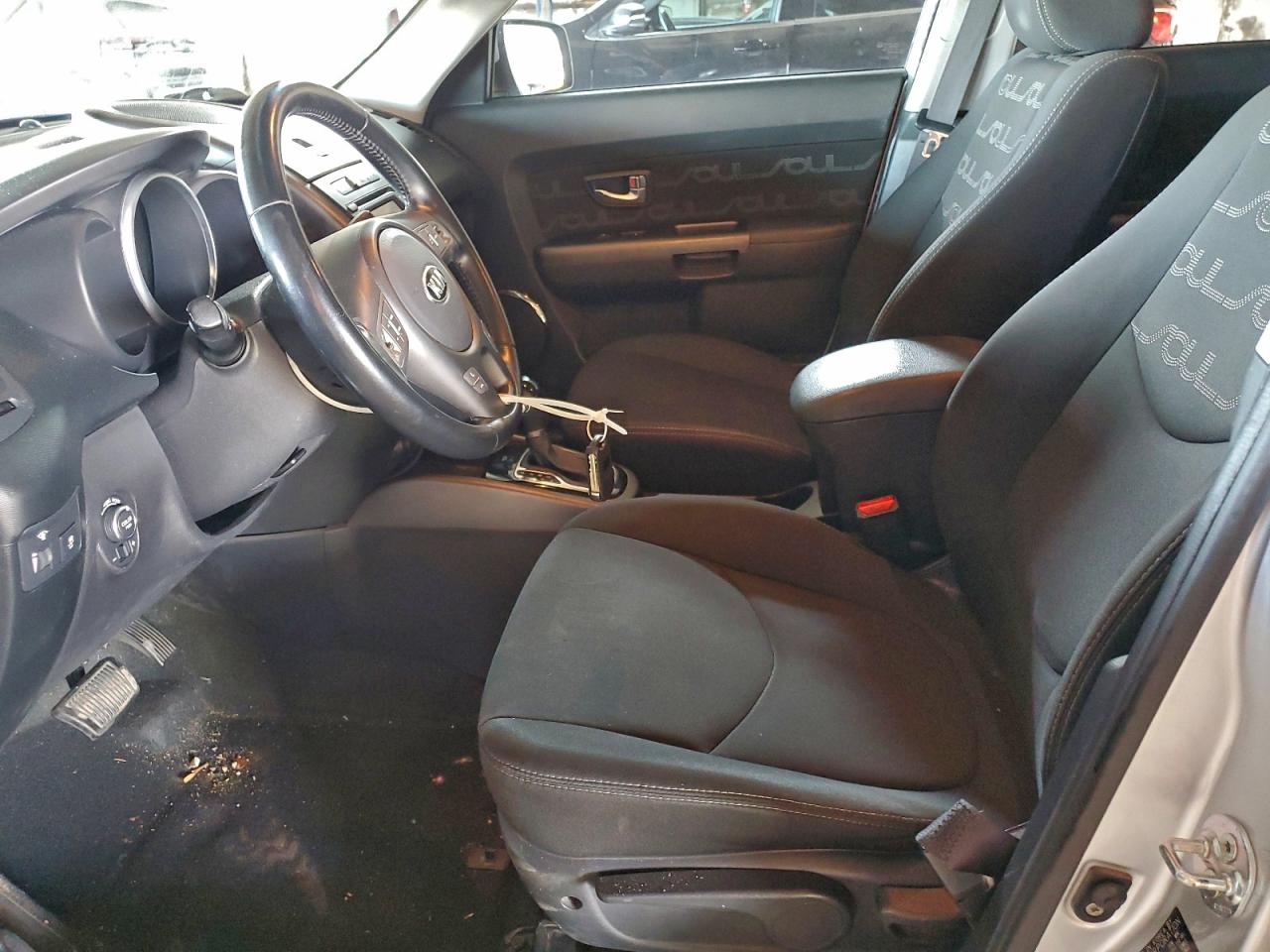 2013 KIA SOUL + photo 7