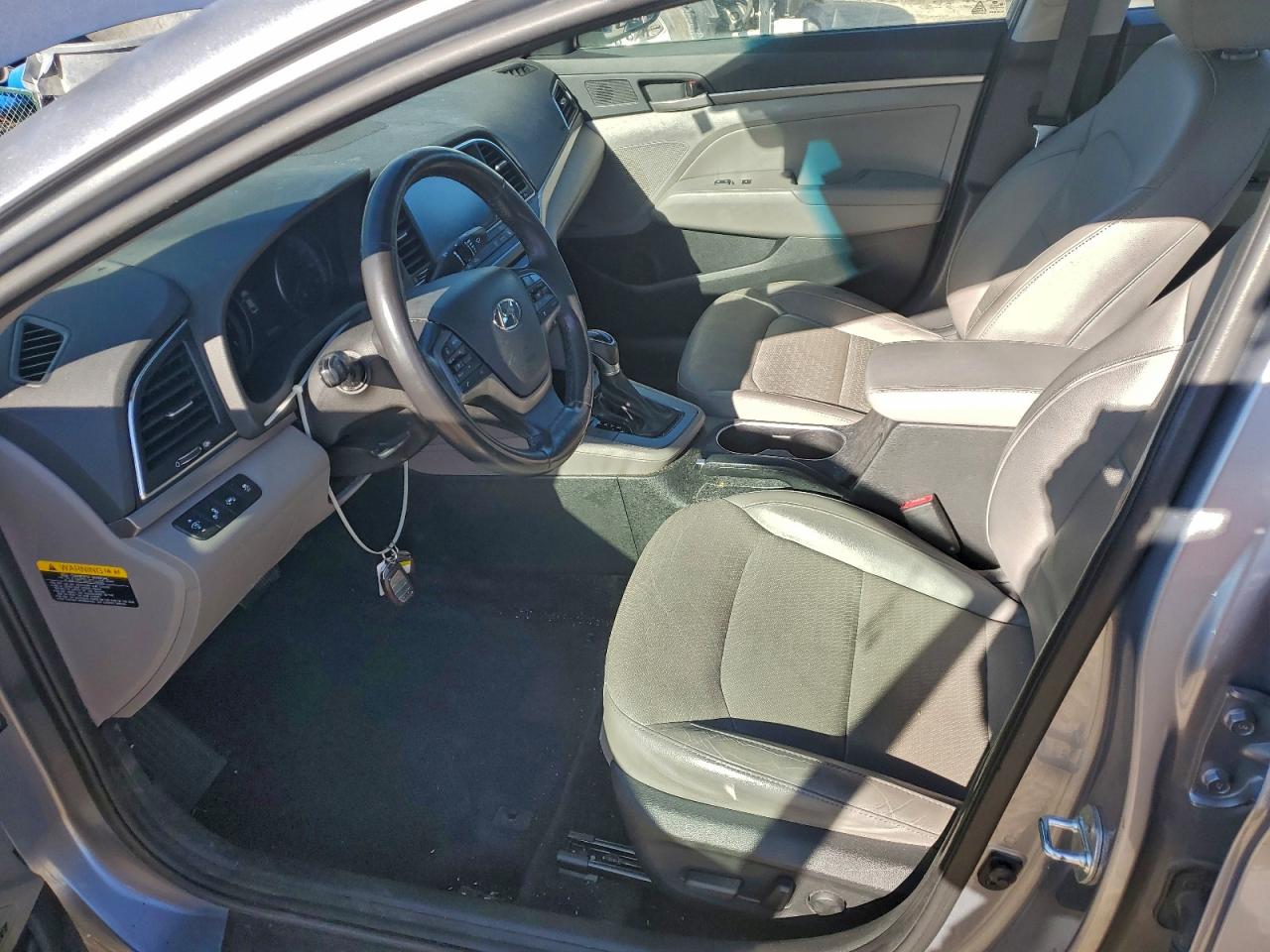 2017 HYUNDAI ELANTRA SE photo 7