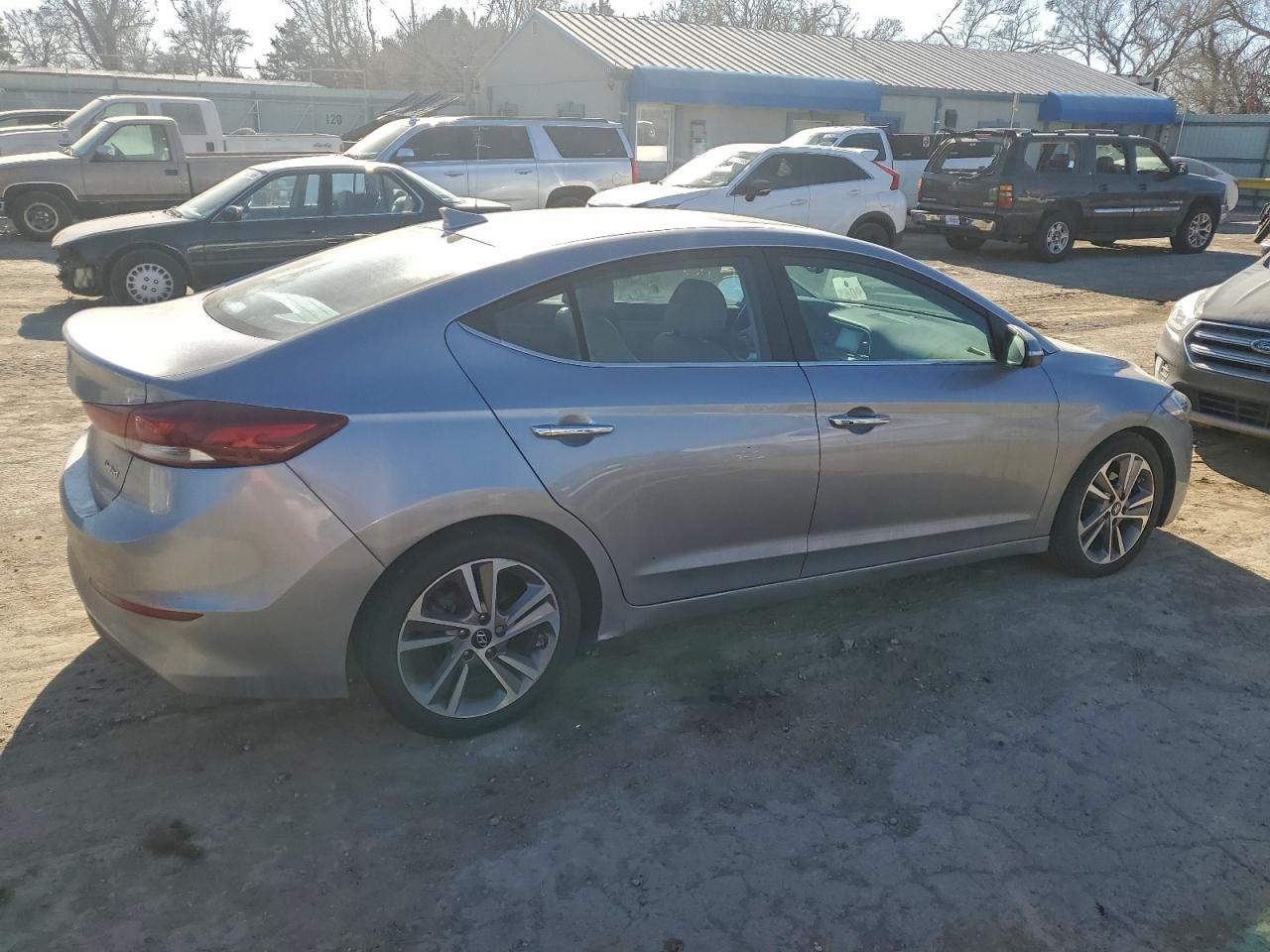 2017 HYUNDAI ELANTRA SE photo 3