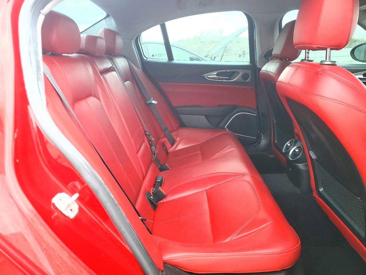 2017 ALFA ROMEO GIULIA Q4 photo 10