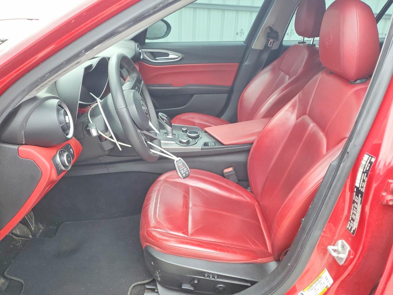 2017 ALFA ROMEO GIULIA Q4 photo 7