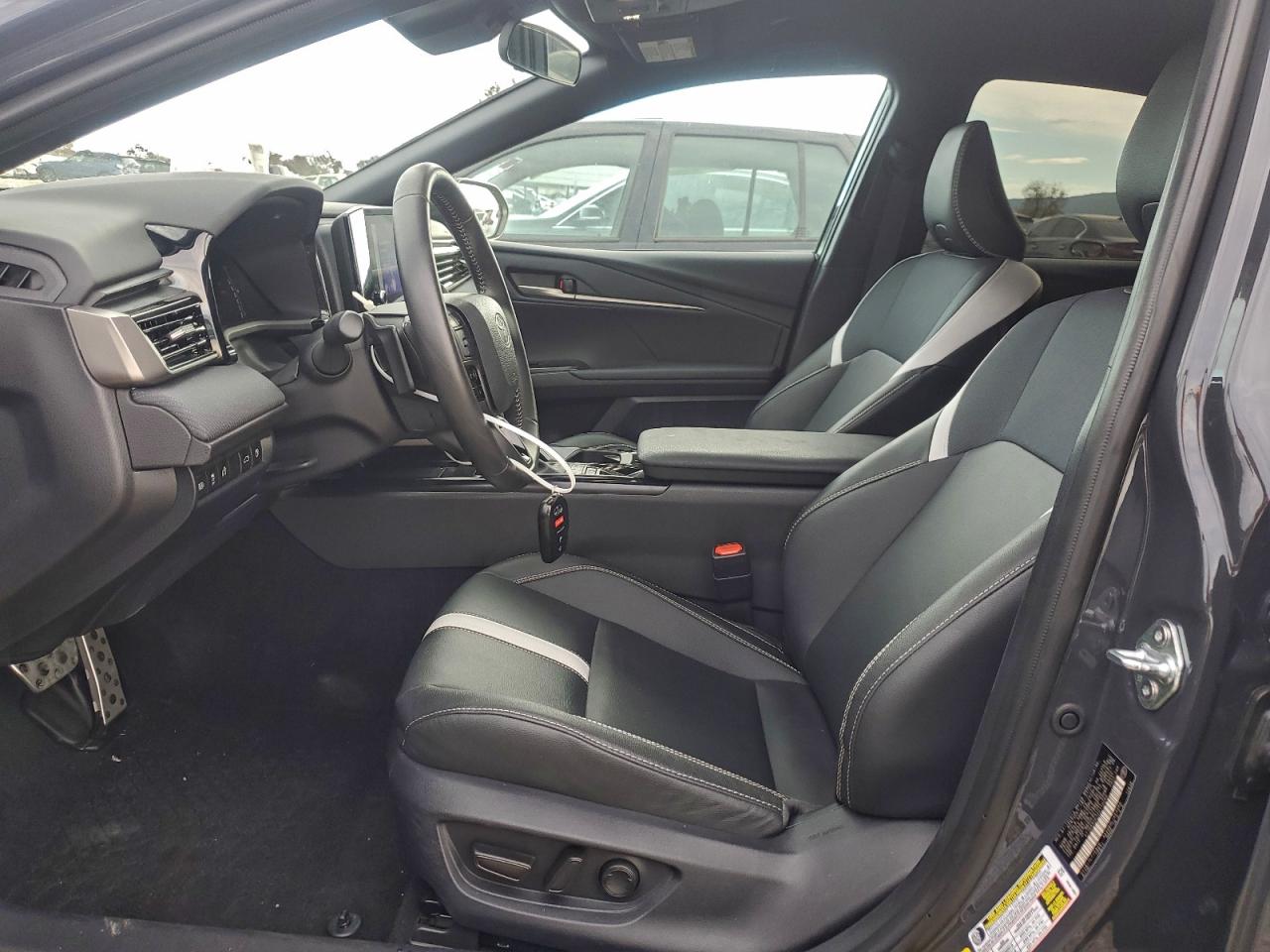 2025 TOYOTA CAMRY XSE photo 7