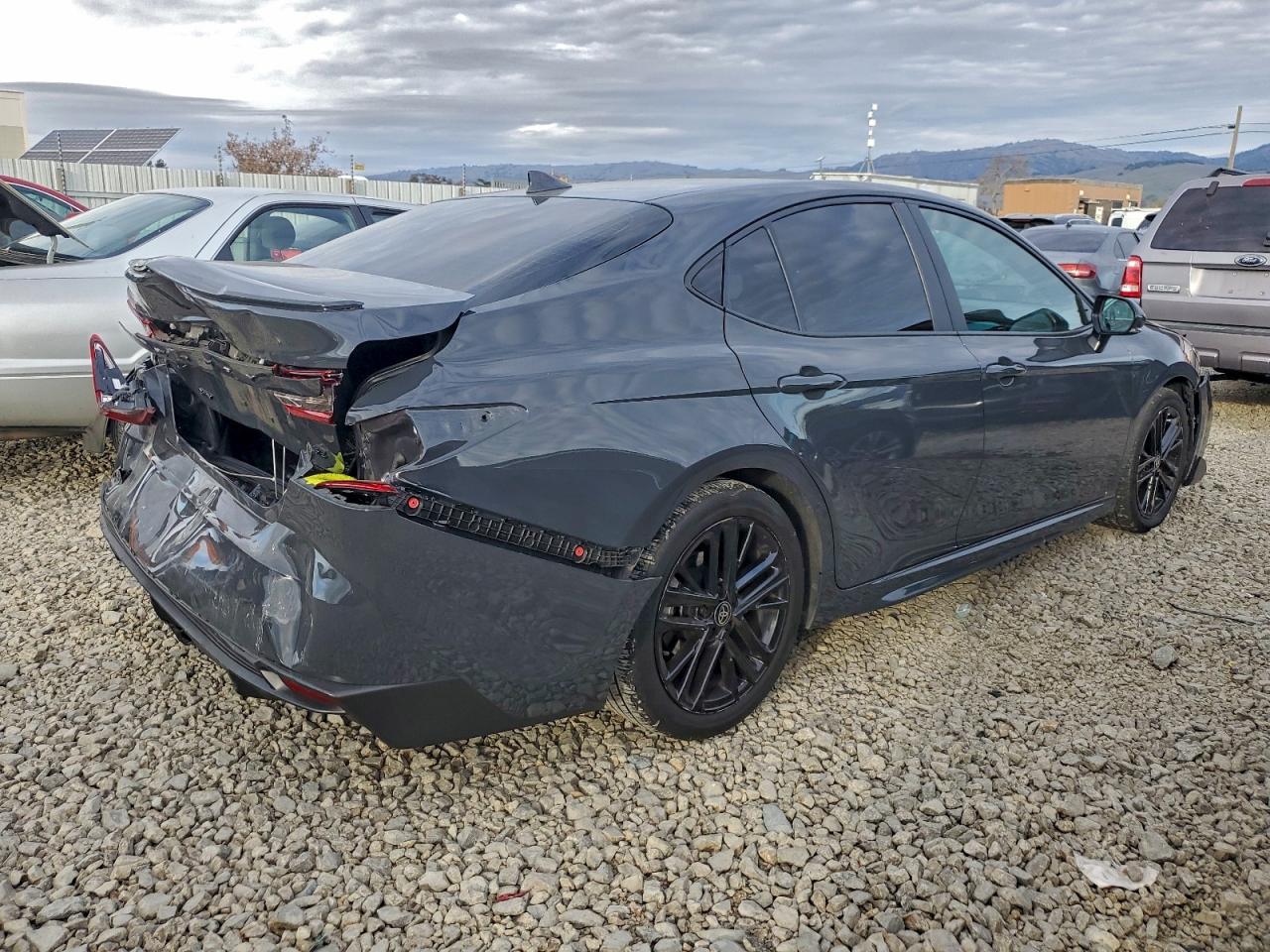 2025 TOYOTA CAMRY XSE photo 3