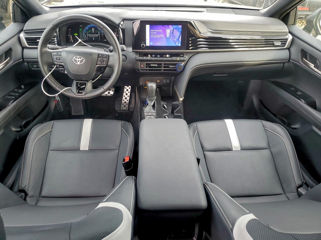 2025 TOYOTA CAMRY XSE photo 8