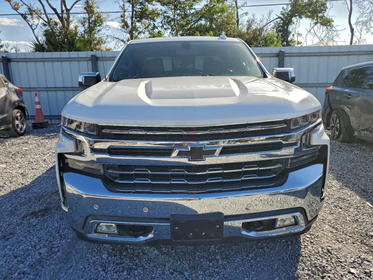2019 CHEVROLET SILVERADO C1500 LTZ photo 5