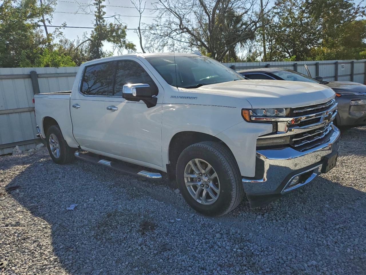 2019 CHEVROLET SILVERADO C1500 LTZ photo 4