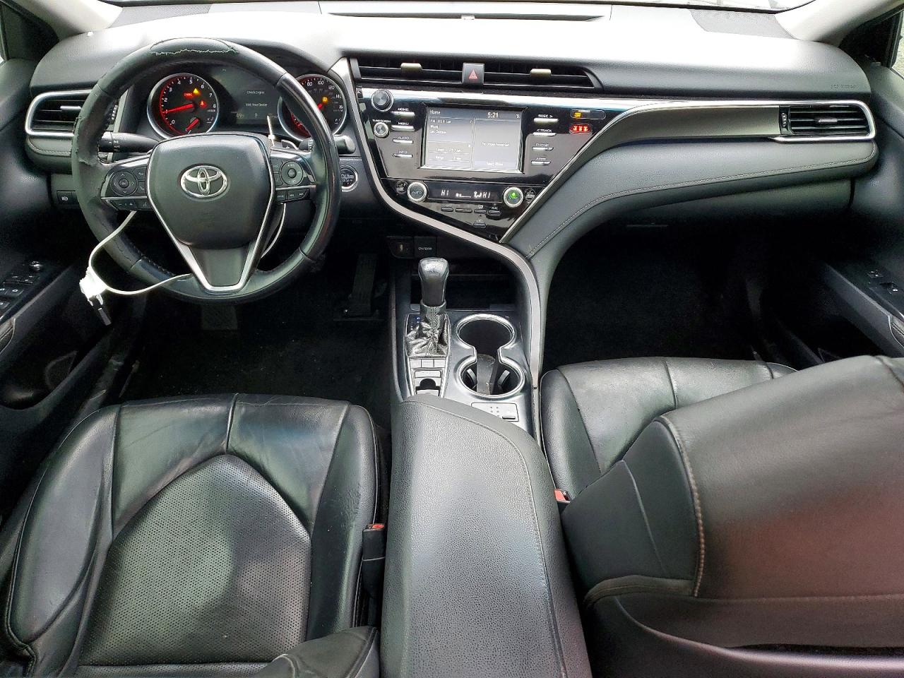 2018 TOYOTA CAMRY XSE photo 8