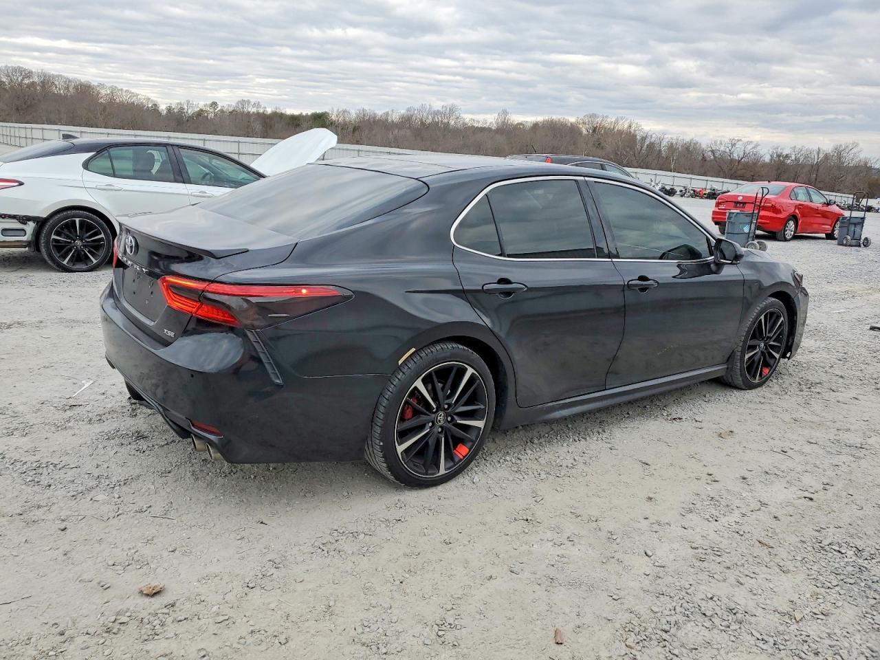2018 TOYOTA CAMRY XSE photo 3